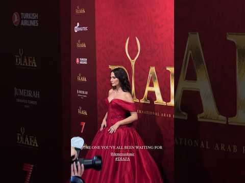 Demet Özdemir 🔥♥️🌹🇹🇷 On the red carpet of DIAFA in Dubai 🇦🇪 #demetözdemir #demetozdemir #demet