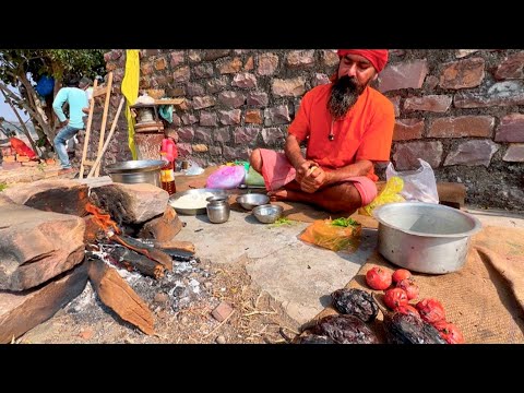 मां नर्मदा जी के तट पर सिद्ध संत की भाटा टमाटर का भरता और रामरोट टिक्कड़ की भोजन प्रसादी