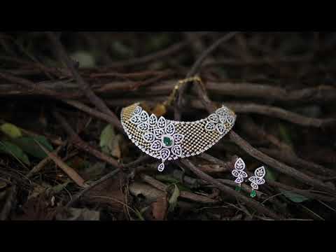 Leaf diamond necklace