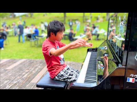 Dragon Quest "Overture": 11-Year-Old's Piano Performance in the Forest