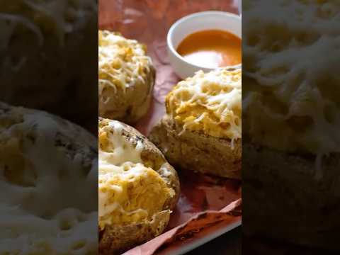 Buffalo Chicken Baked Potato you can’t resist! 🤤🤤🤤 #sngwitab #bakedpotatoes