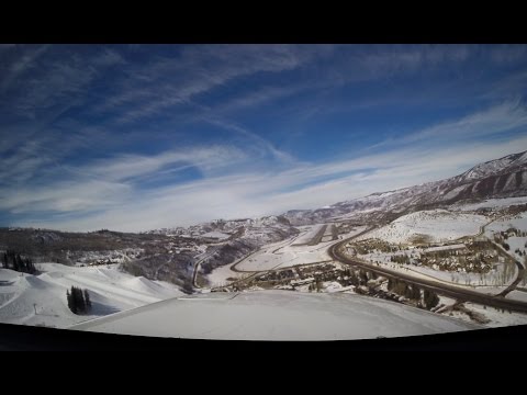 Cirrus SR22T Landing Runway 33 Aspen KASE