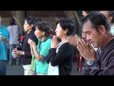 Religion in Taiwan - Longshan temple Taipei