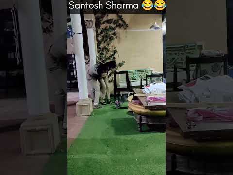 #santoshsharma dog ke bache se dar rahi hai #gulki_joshi #bhavikasharma #madam_sir #madamsir #viral