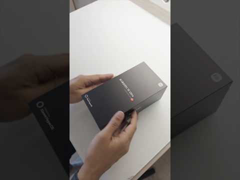 Unboxing the Xiaomi 15 Ultra: What’s inside? 📦