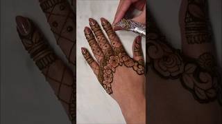 Easy glove style henna design for Eid 🌙 #henna #mehndi #hennadesign #hennaart