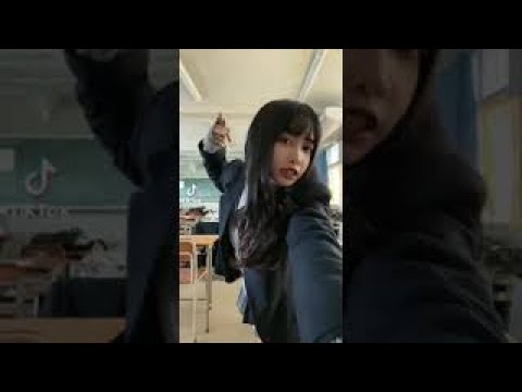 [ティックトック]誰もいない教室で踊るJK/TikTok