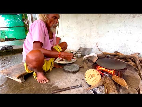 पूरी जिंदगी मजदूरी करके निकाल दी अब बन गए मां नर्मदा जी के संत। बाबाजी के साथ भोजन प्रसाद