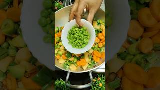 EASY MIX VEGETABLE SABJI RECIPE - Quick & Delicious Dinner Dish #shorts #mixsabzi #surahwaqiah