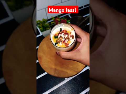 #mangolassi #viral #mangoleaves #fruitjuice #foodlover #mangoshake #youtubeshorts #shorts