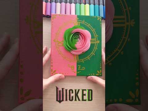 💖💚Wicked💖💚 Cute textured #art #painting Glinda Elphaba pink green paper flower #wicked gift idea