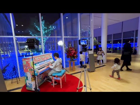 "Christmas Eve" Jazz Piano and Beautiful Illumination