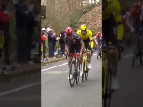 Things you love to see! 💥 Alaphilippe lights up the pace on the opening stage of Paris-Nice! 👏