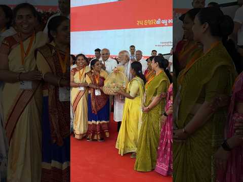 PM Modi received a warm welcome in Navsari, Gujarat | #shorts