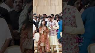 The power couple Isha Ambani and Anand piramal graces the Samuhik Vivah 😇✨