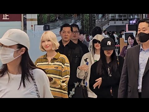 [FANCAM] 241013 트와이스 모모 미나 채영 (TWICE Momo Mina Chaeyoung) Gimpo International Airport Return 김포공항 입국