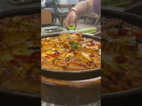 Paneer Peri Peri Pizza | Oven Fresh | Chandigarh | Cheesiest Pizza | Pizza Lovers #shorts #beta