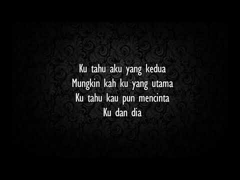 Kotak - Mencintaiku Dan Dia (lirik)