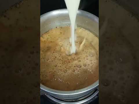 Kesar Pista Chai...☺ #chai #shorts #reels #shortvideo #tawaparaat kesarpistachai #pistachai