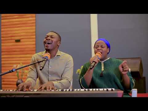 NI MUSHIME UWITEKA  KUKO ARI MWIZA / A SONG BY SILOAM CHOIR // Worship Session