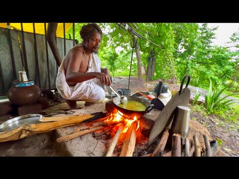 मां नर्मदा जी के तट जंगल में सिद्ध संत की काली मूसली के पत्तों की सब्जी एवं टिक्कड़ की भोजन प्रसादी