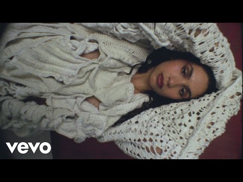 Alessia Cara - Go Outside! (Lyric Video)