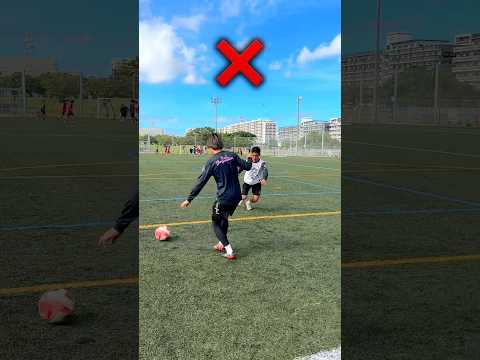 サイドで使えるファーストタッチでのまた抜きテクニック⚽️ #レガテ #サッカー #shorts