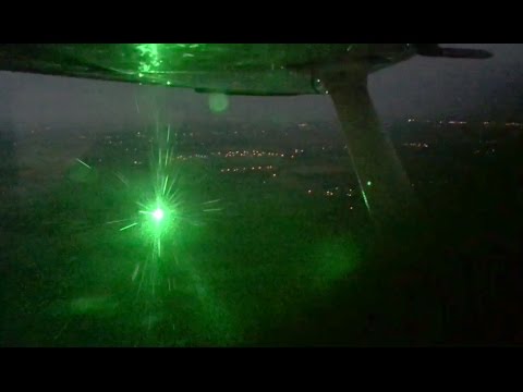 Laser Strikes The Cockpit - Cessna 172