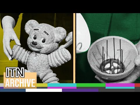 Dangerous Toys and Christmas Shopping in 1960s Britain (1966)