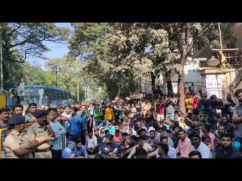 Pune Mpsc Students Protest Ahilya Library LBS Road Pune MPSC विद्यार्थ्यांचे ठिय्या आंदोलन