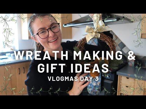 CHRISTMAS WREATH MAKING & STOCKING FILLER IDEAS - VLOGMAS DAY 3 | PetiteElliee