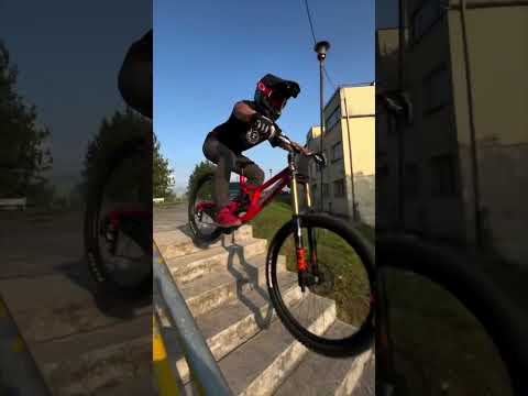 Fast Urban DH MTB