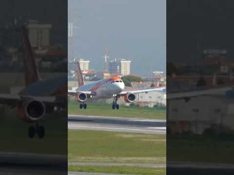 Smooth touchdown EasyJet A320 @the.lppt.spotter09 #lisbonairport