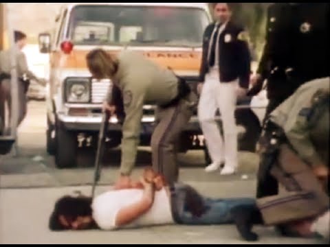 1979年，美国警察射杀歹徒影像，现场宛如枪战大片