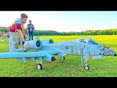 STUNNING RC A-10 WARTHOG TURBINE JET SUPER SCALE WARBIRD FLIGHT DEMONSTRATION