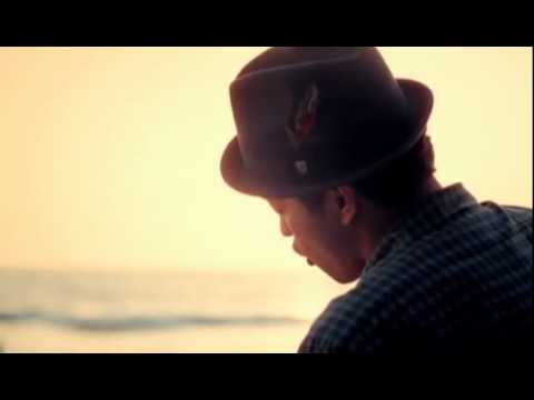 Travie McCoy  Billionaire ft. Bruno Mars [OFFICIAL VIDEO].flv