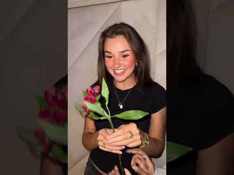 How my friends see me 🌷 flowers edition 🌺/ Eva Miller TikTok #evamiller #short #trending #ytshorts