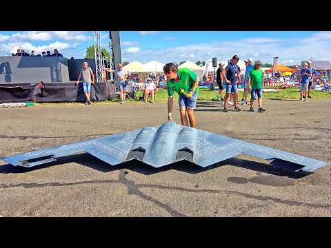 MUST SEE! HUGE B-2 STEALTH BOMBER RC TURBINE JET MODEL FLIGHT DEMONSTRATION