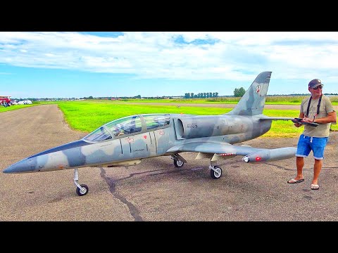 GIANT XXXL 80KG L-39 ALBATROS RC TURBINE JET FLIGHT DEMONSTRATION