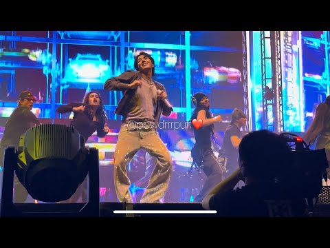 250313 - Chicken Noodle Soup - jhope - HOTS TOUR NY D1 - 4K 직캠 FANCAM