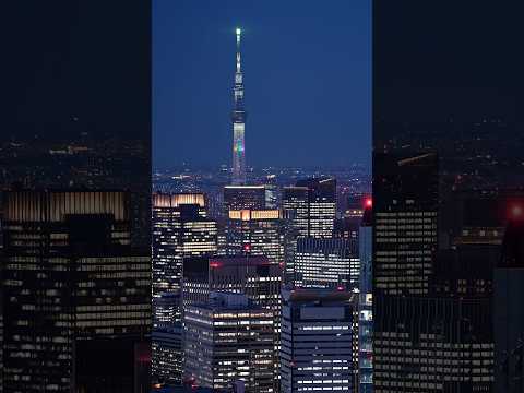 朝と夜のスカイツリーと東京タワー美しい！六本木ヒルズより！ #tokyotower #skytree #tokyo #roppongihills