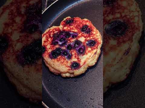 Fluffy Keto Blueberry Pancakes in Minutes! 🥞💙 #LowCarbRecipe