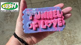 Lush 'Tunnel of Love' Valentines 2025 bath bomb