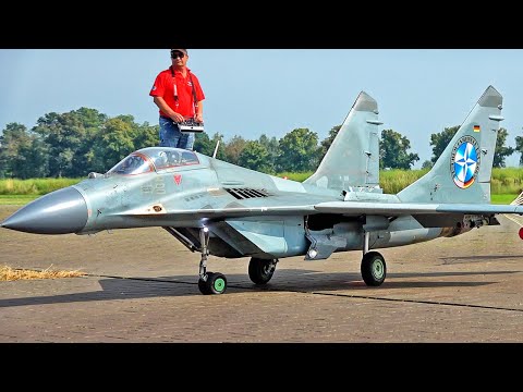 XXL MIG-29 SCALE 1:6 RC TURBINE JET WITH FIRE AND SMOKE FLIGHT DEMONSTRATION!