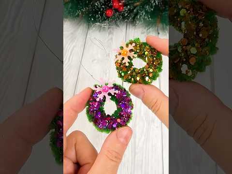 DIY mini Christmas Wreath (pipe cleaners)