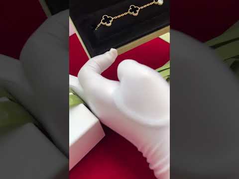 Unboxing Video P 1/3  | Vancleef & Arpels Alhambra bracelet vintage size, 5 motif black onyx