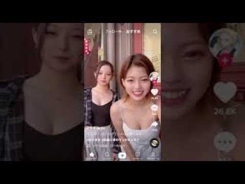 [ティックトック]ユニバでえっちな谷間を出すなあ！/TikTok