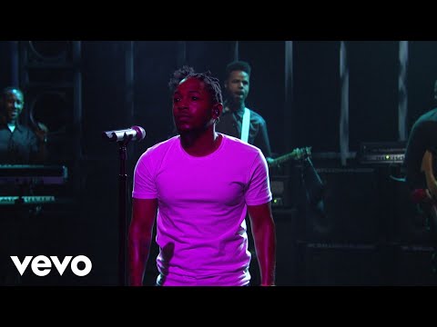 Kendrick Lamar - i (Live on SNL)