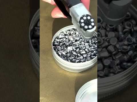 Reloading and Re-charging your CO2 Umarex SA10 air pistol with .177 Pellets #airsoft #gun