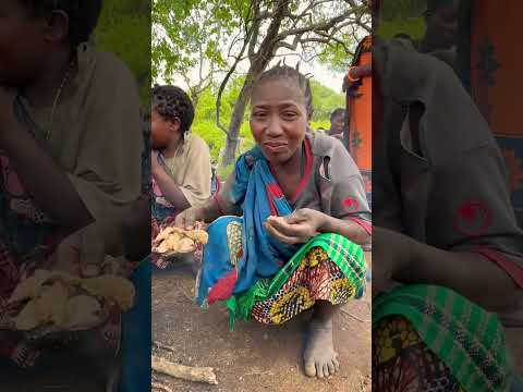 Hadzabe women eating hunt #hadzabe #hadzabetribe #women #challenge #wildlife #wildanimals #africa